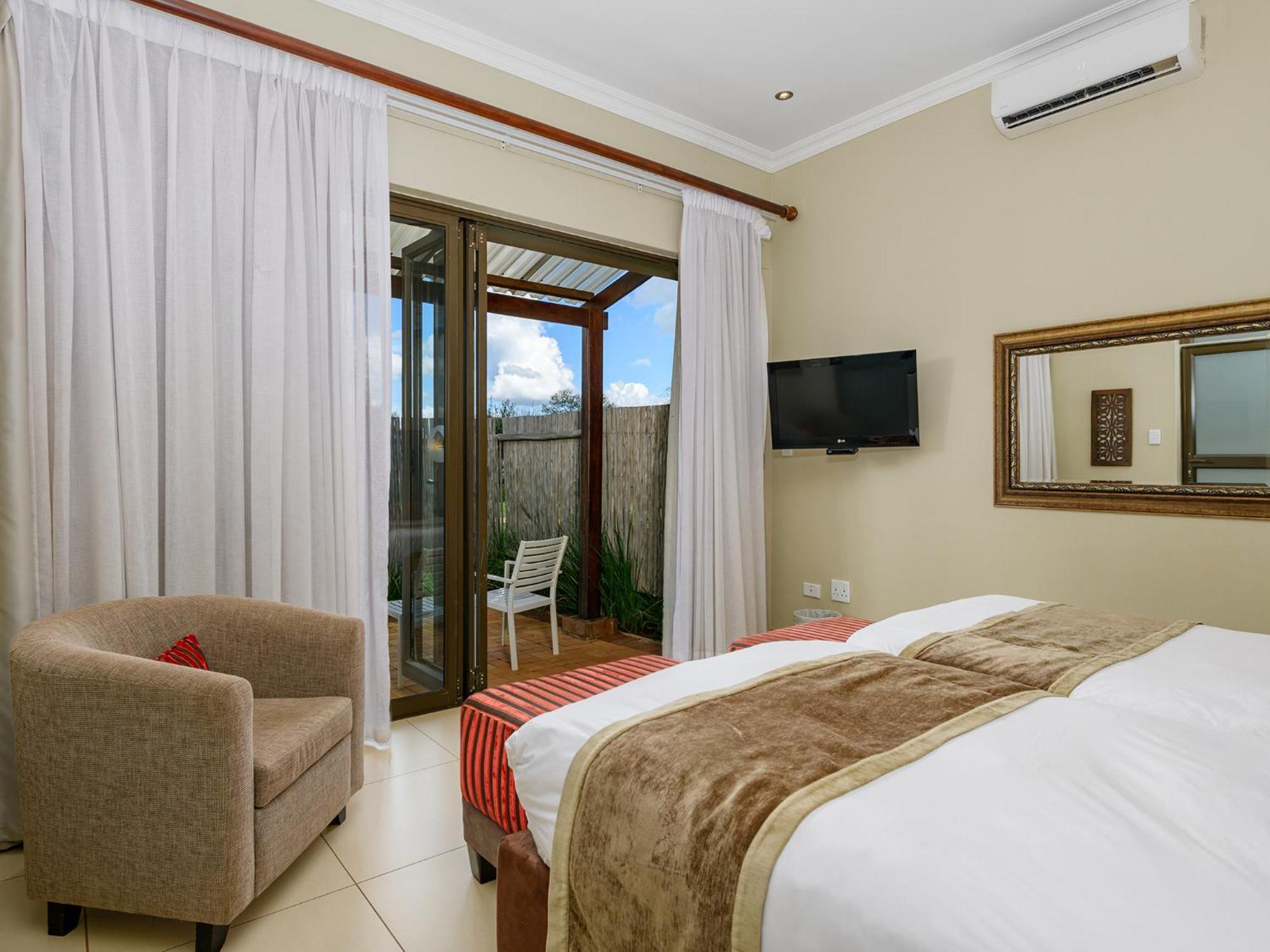 Monomotapa Village @ Legend Golf And Safari Resort Golders Green Екстериор снимка