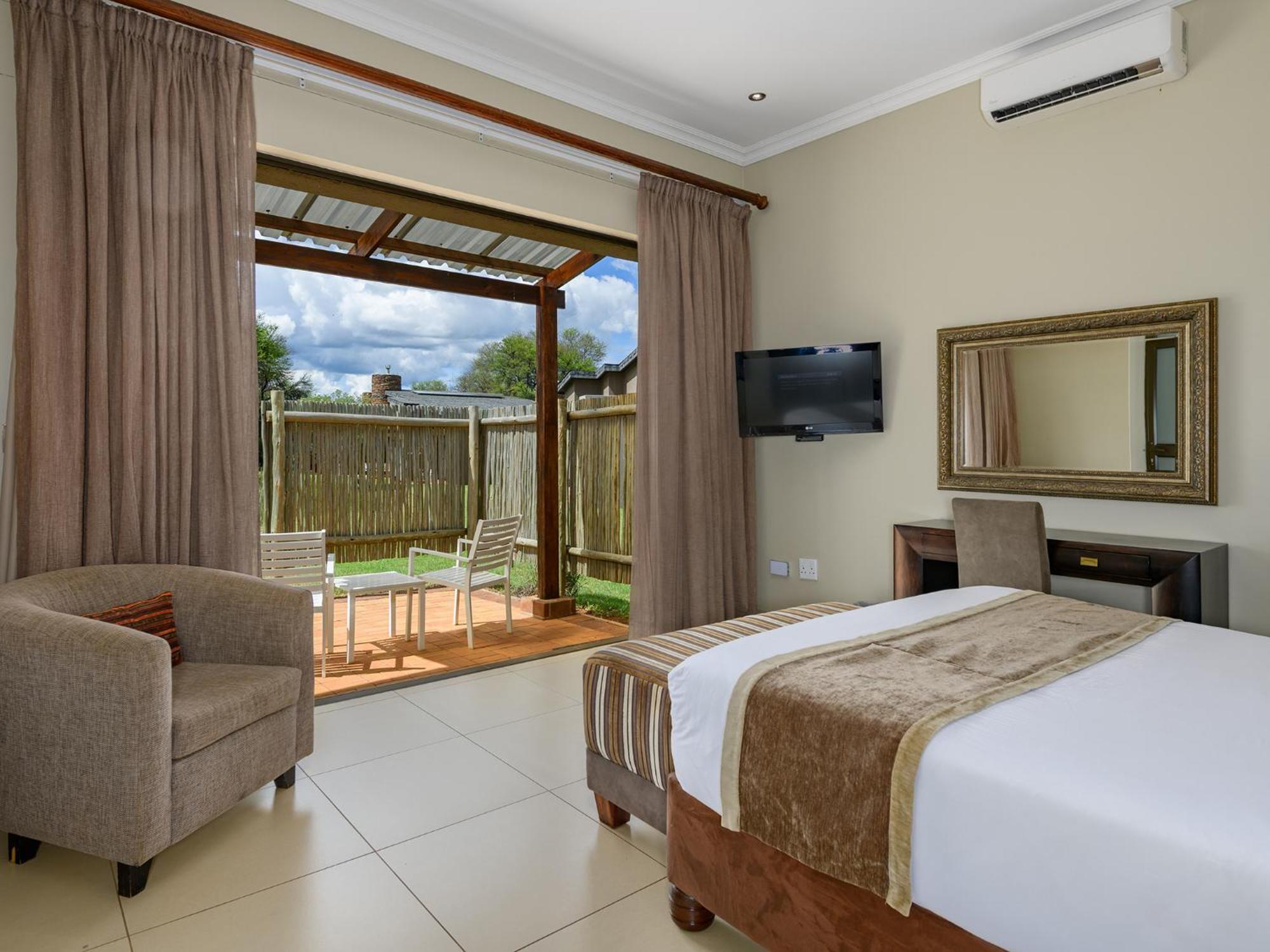 Monomotapa Village @ Legend Golf And Safari Resort Golders Green Екстериор снимка