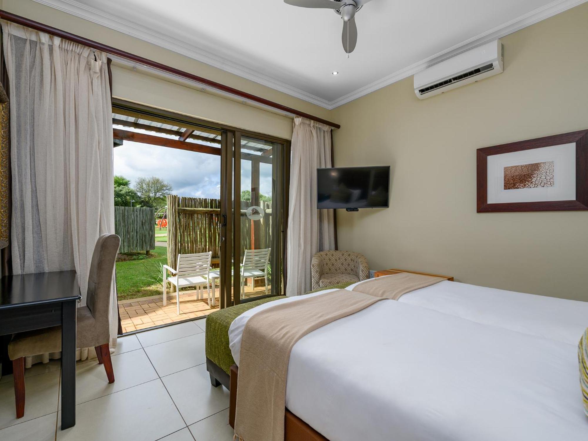 Monomotapa Village @ Legend Golf And Safari Resort Golders Green Екстериор снимка